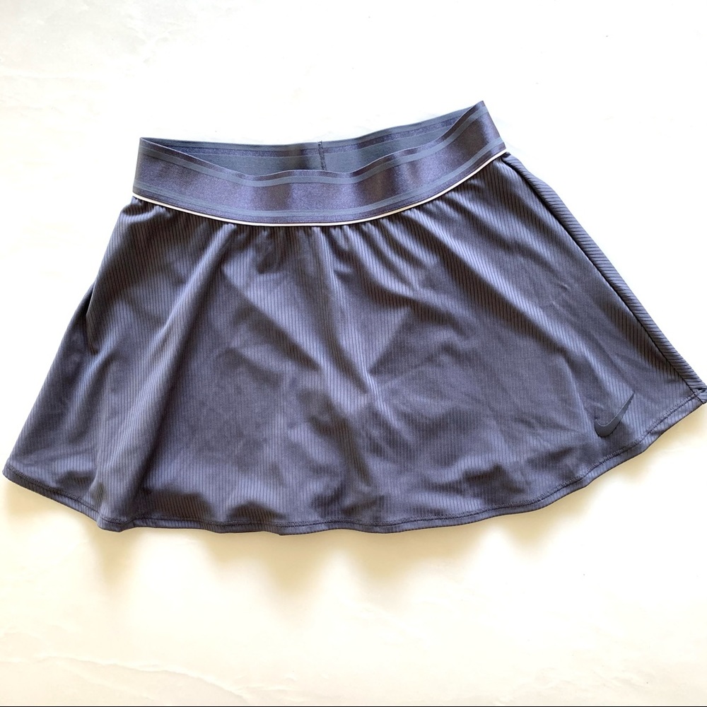 NIKE Gray Tennis Skirt / Running Skirt EUC - Small